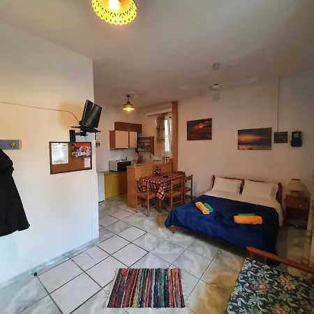 Bella'S Studio Skiathos Town Exterior photo